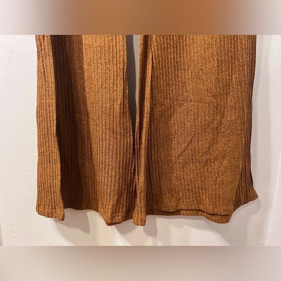 West Wind, 3x/4x, high-rise flare leg ribbed elastic waist, pocketed pant - Picture 3 of 8